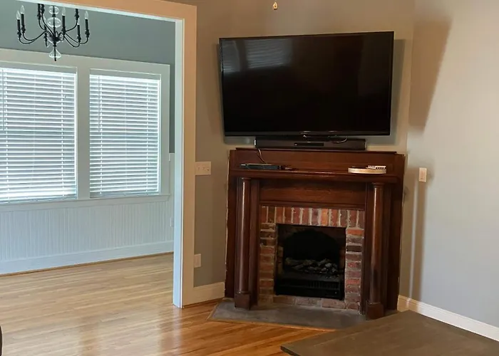 De Soto Close To Downtown And Beaches