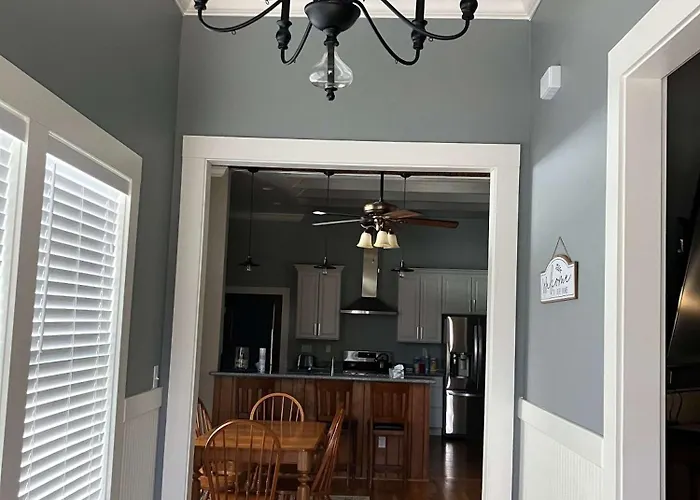 De Soto Close To Downtown And Beaches *