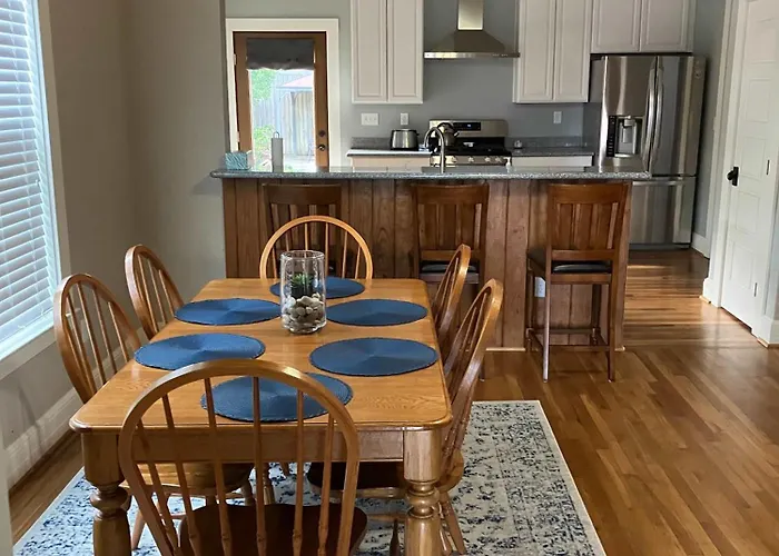 De Soto Close To Downtown And Beaches Holiday home