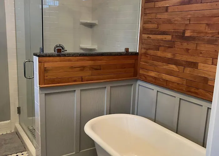 De Soto Close To Downtown And Beaches Holiday home Pensacola