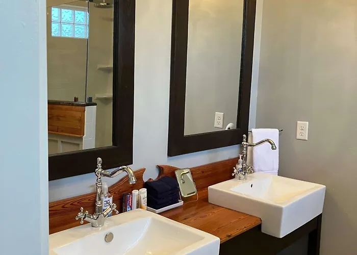 De Soto Close To Downtown And Beaches Holiday home Pensacola